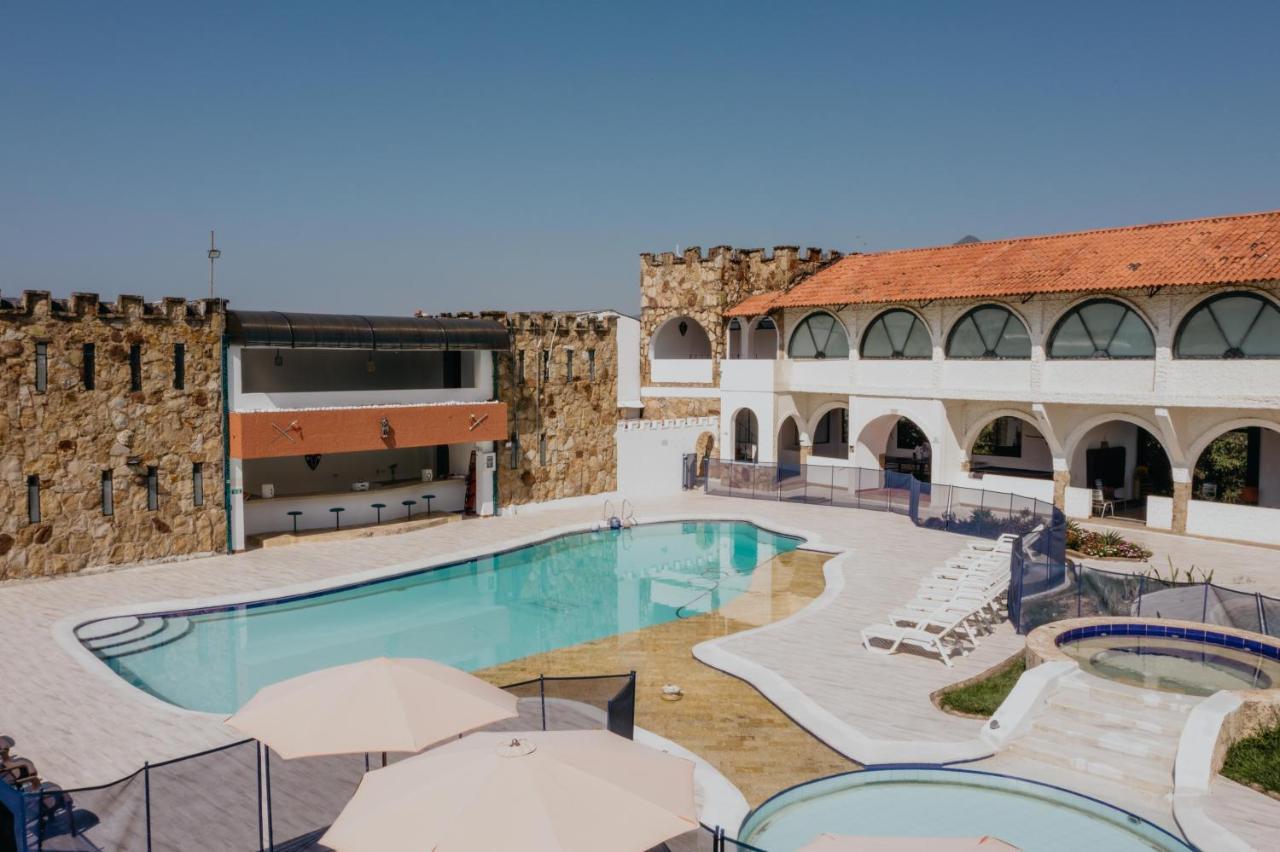 Hotel El Castillo Chinauta Zewnętrze zdjęcie