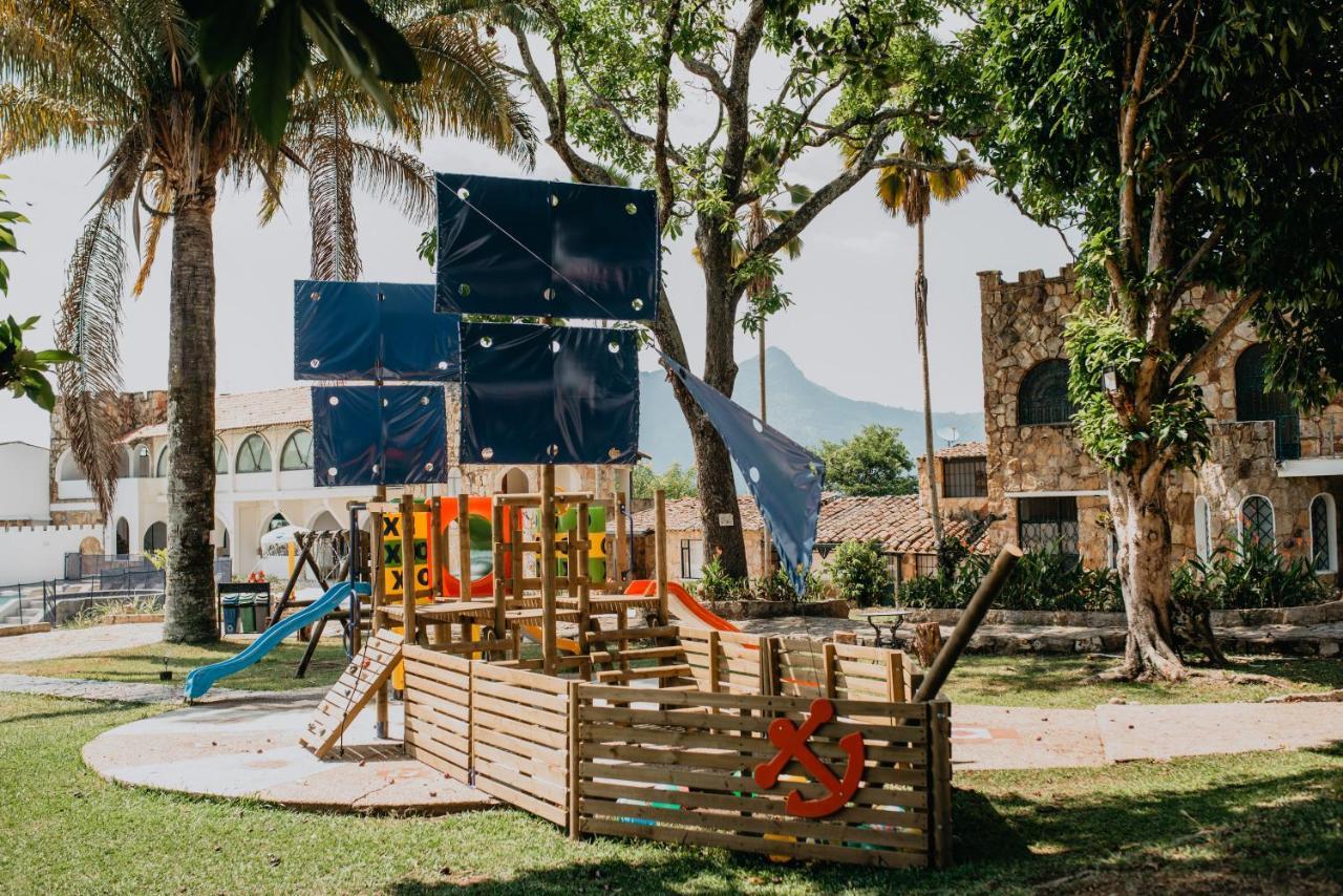Hotel El Castillo Chinauta Zewnętrze zdjęcie