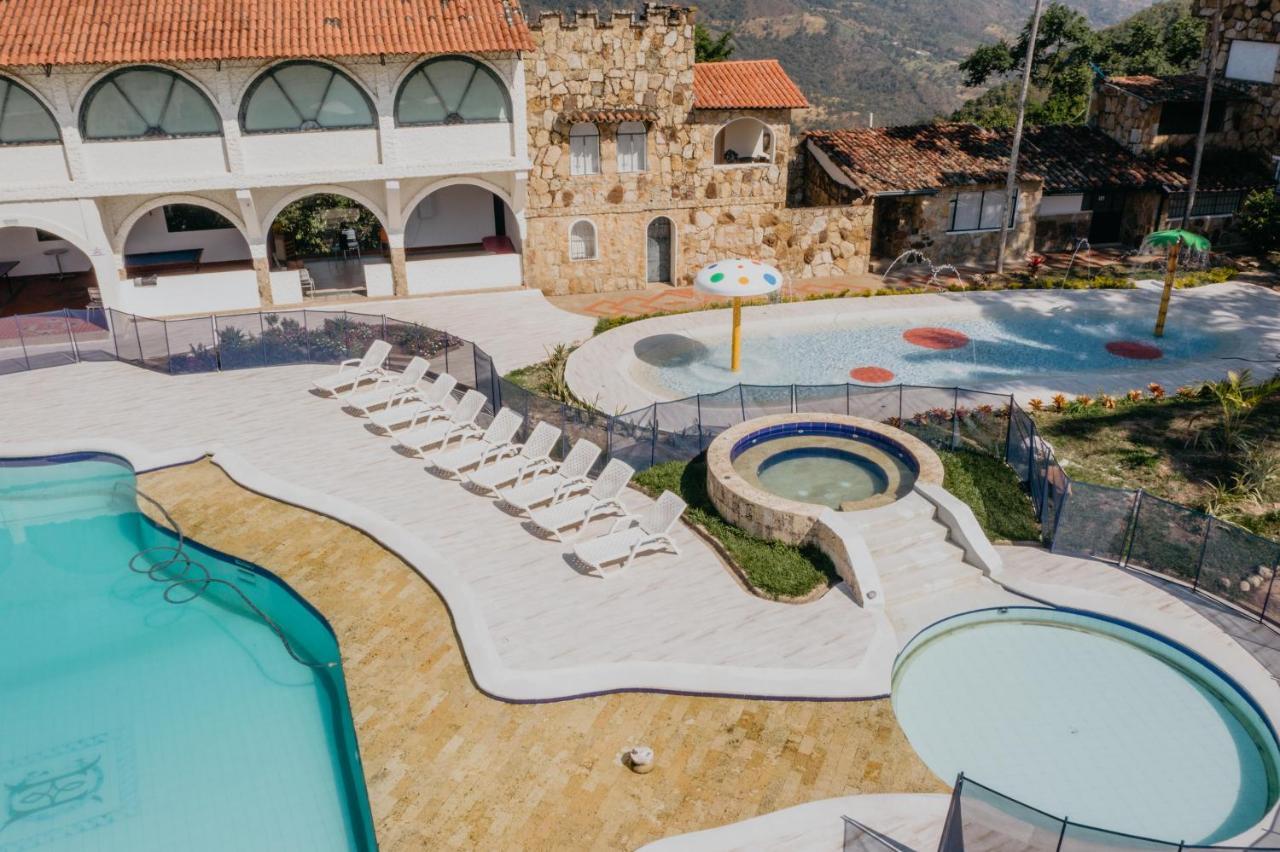 Hotel El Castillo Chinauta Zewnętrze zdjęcie