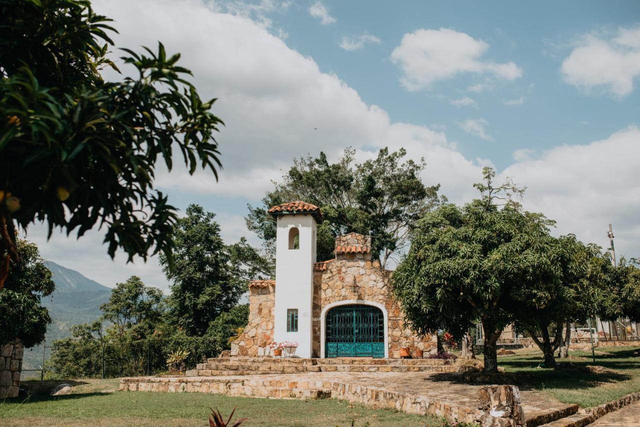 Hotel El Castillo Chinauta Zewnętrze zdjęcie