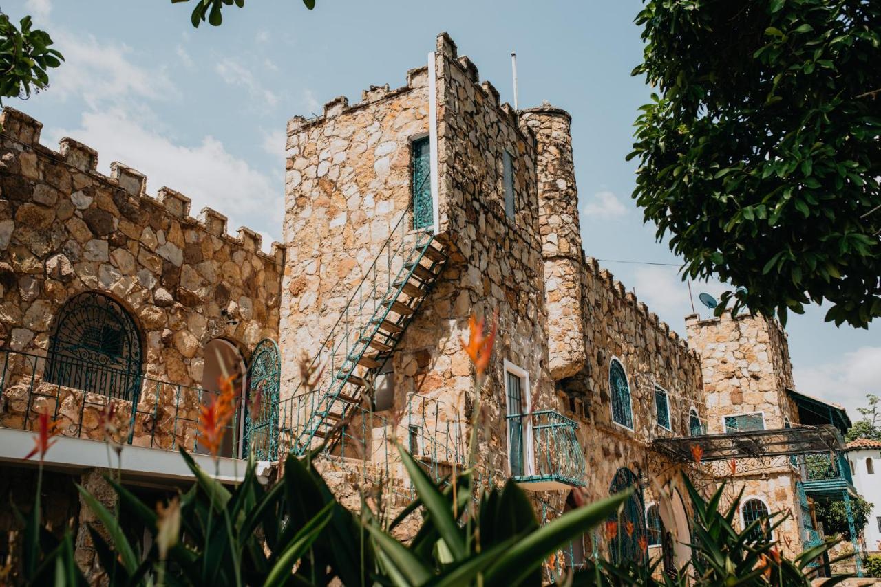 Hotel El Castillo Chinauta Zewnętrze zdjęcie