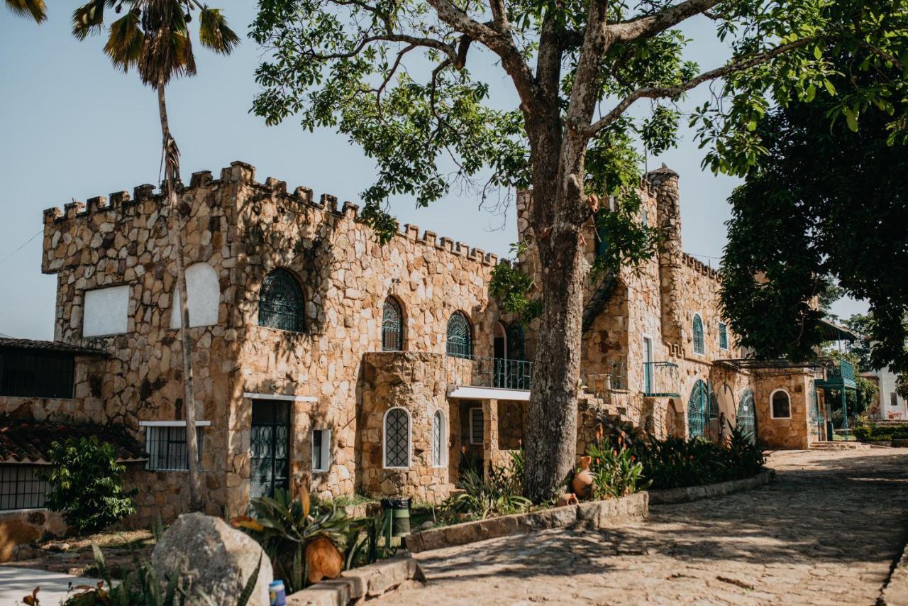 Hotel El Castillo Chinauta Zewnętrze zdjęcie