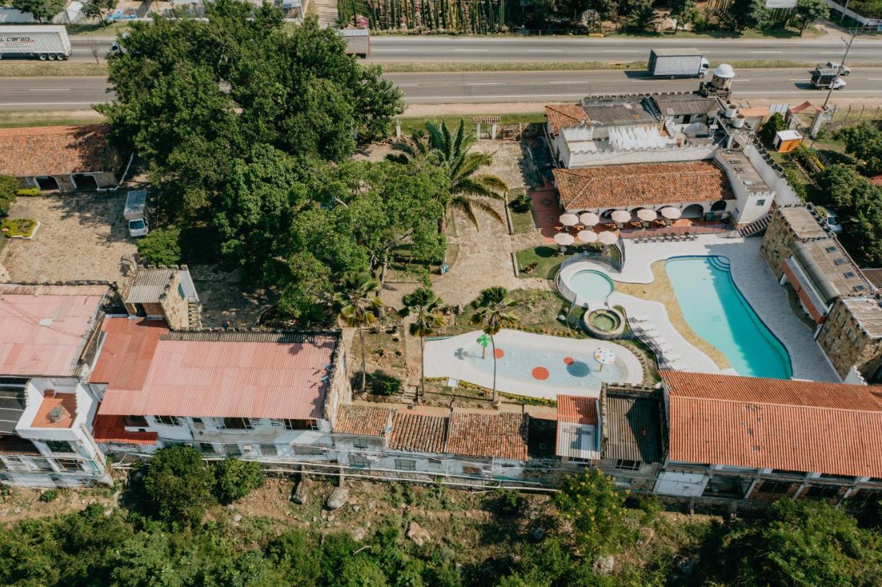 Hotel El Castillo Chinauta Zewnętrze zdjęcie
