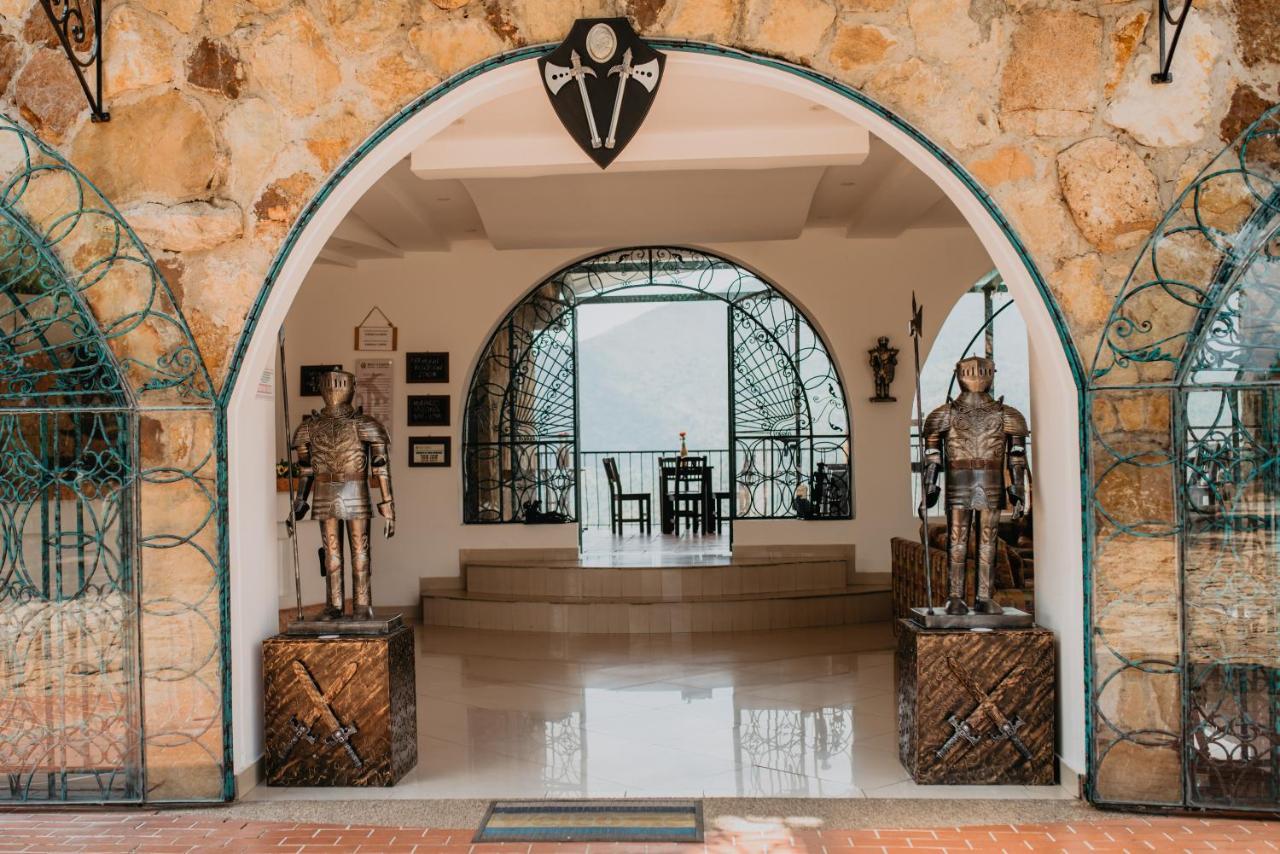 Hotel El Castillo Chinauta Zewnętrze zdjęcie