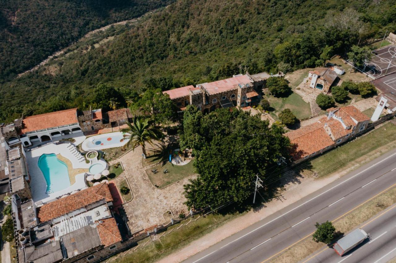 Hotel El Castillo Chinauta Zewnętrze zdjęcie