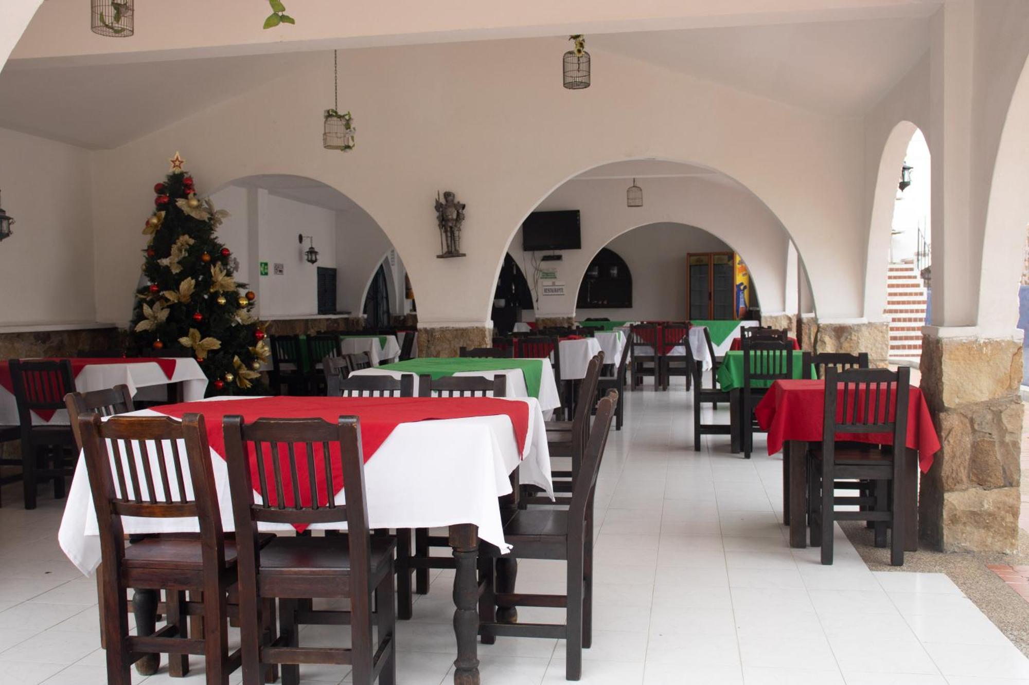 Hotel El Castillo Chinauta Zewnętrze zdjęcie