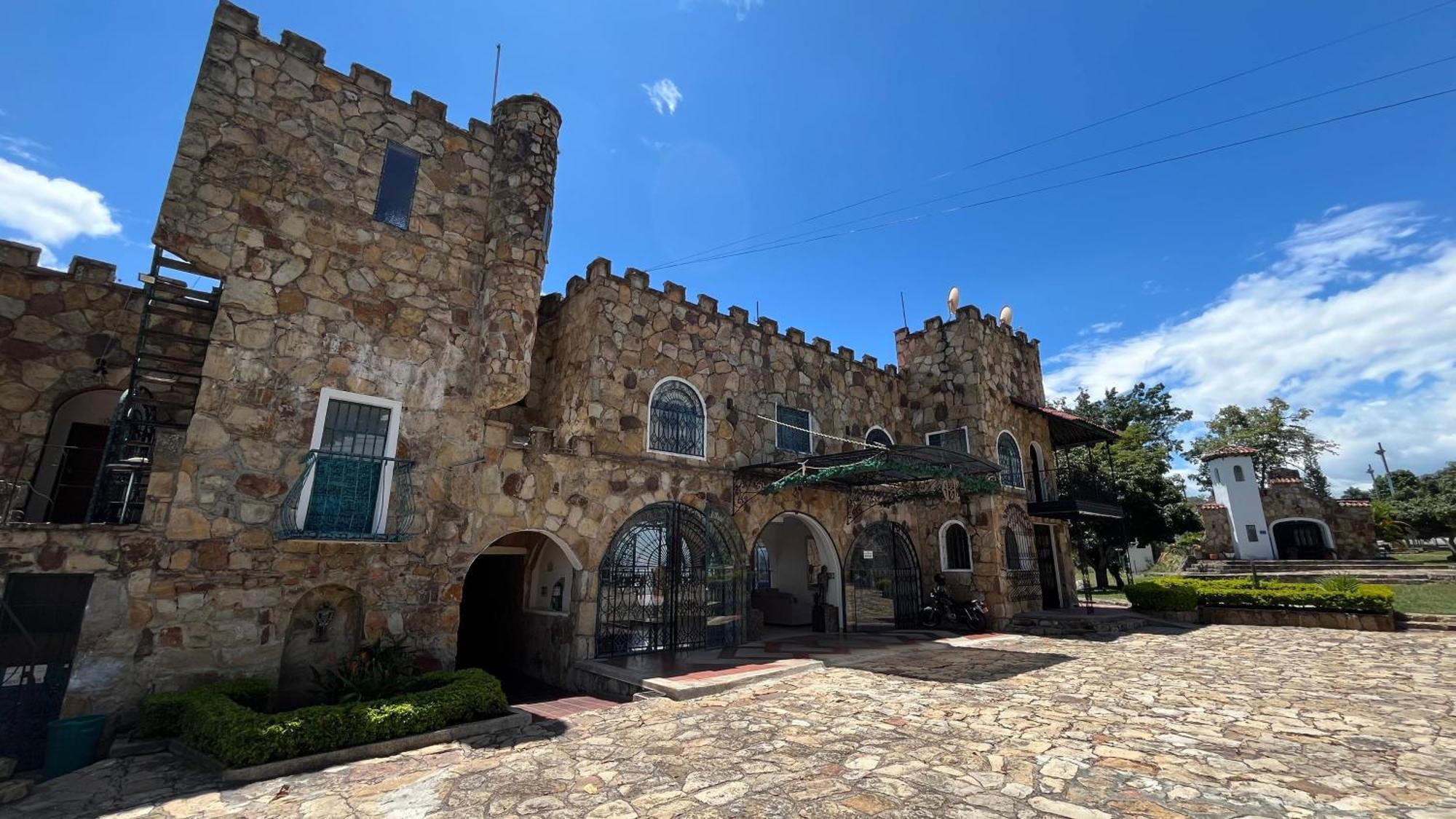 Hotel El Castillo Chinauta Zewnętrze zdjęcie