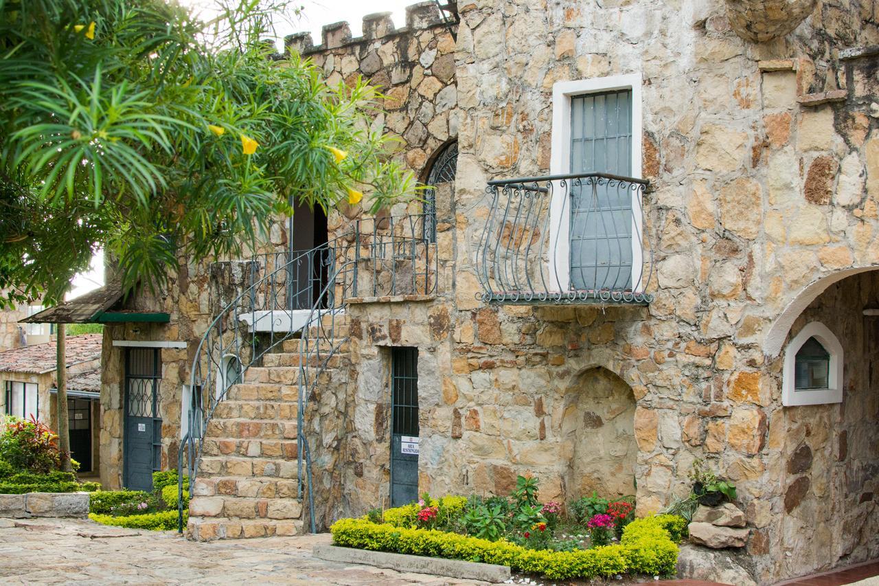 Hotel El Castillo Chinauta Zewnętrze zdjęcie