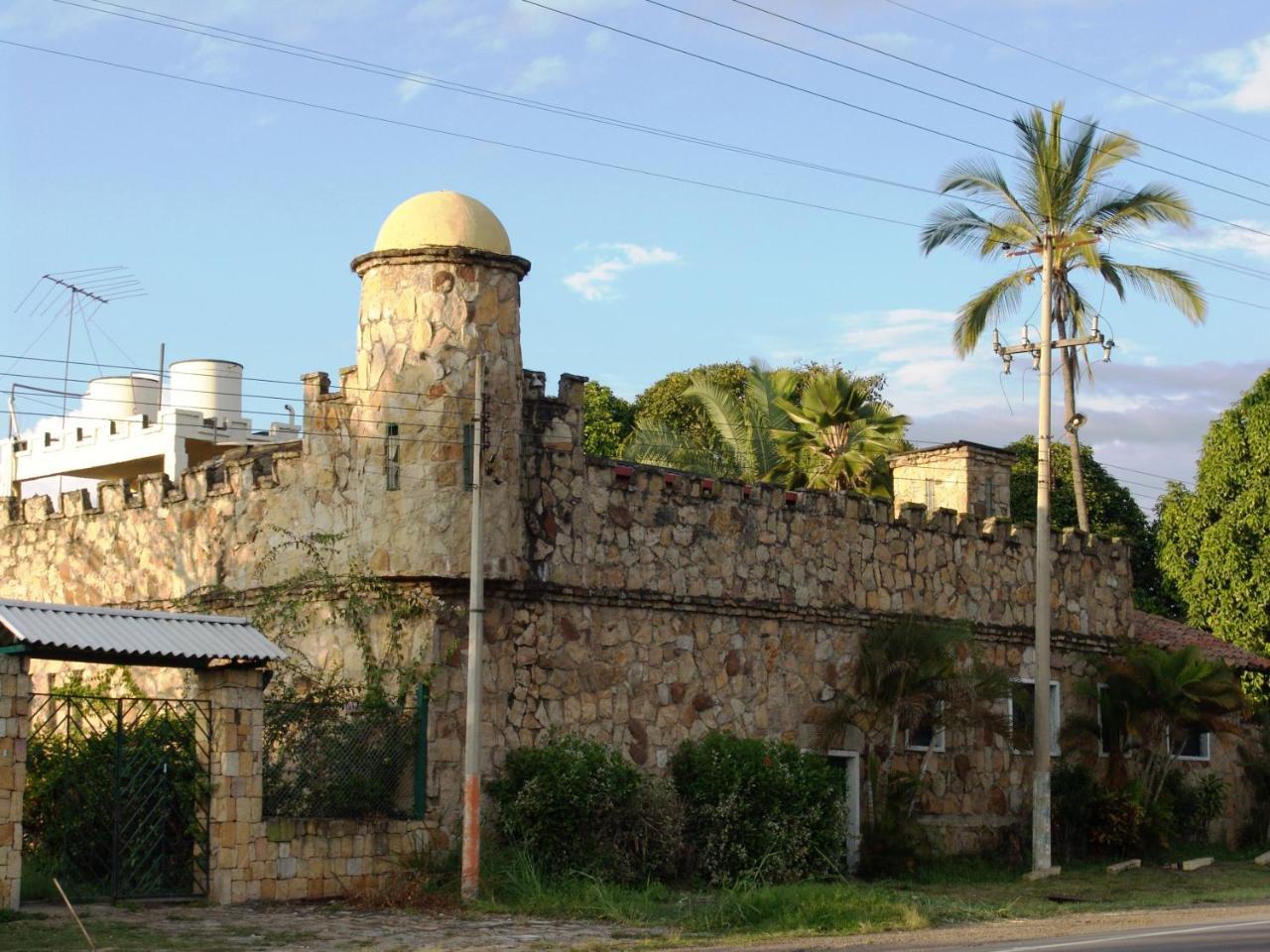 Hotel El Castillo Chinauta Zewnętrze zdjęcie